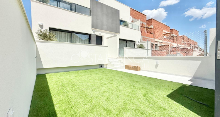 Town House - Nowo zbudowane - Cox - San Fernando