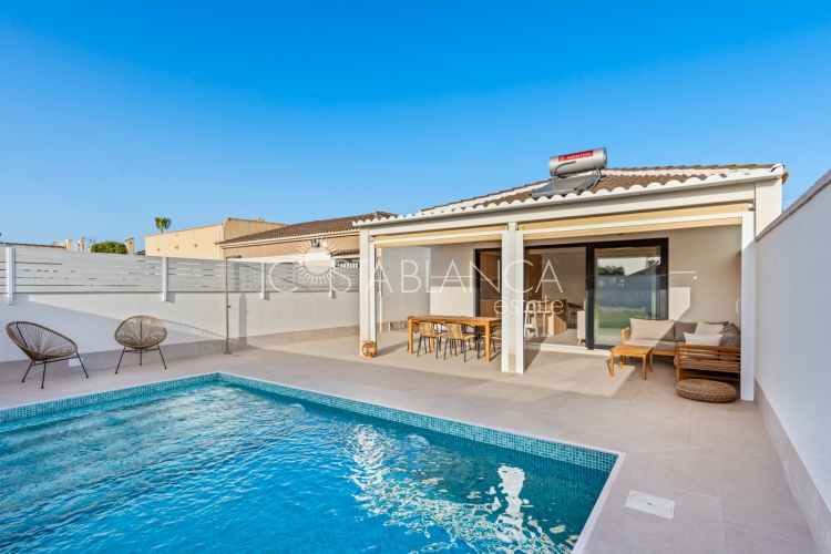 Villa - Vente - Torrevieja - A-003313