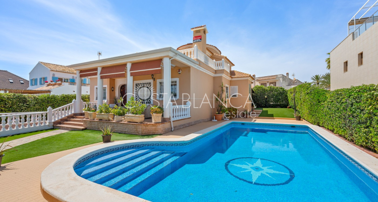 Villa - Sale - Torrevieja - La Mata