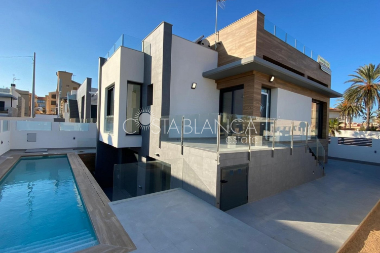 Willa - Nowo zbudowane - Torrevieja - RD-31467